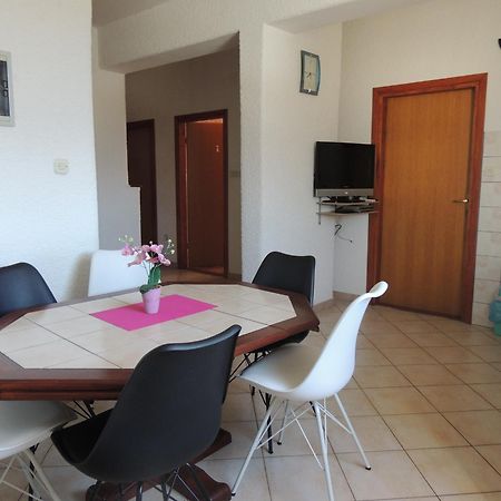 Apartment Nela Бале Екстер'єр фото